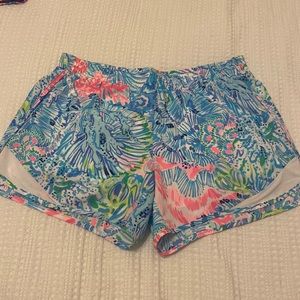 Lilly Pulitzer Luxletic Short Size Small- like new!